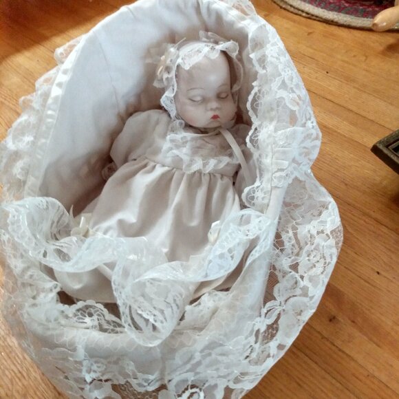 Artmark Chicago 1989 Musical Porcelain Baby Doll with Moving Head and Bassinet - Picture 1 of 12